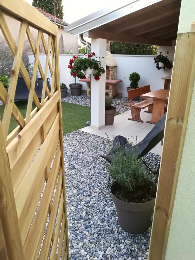 House Ana Villa กานฟานาร์ ภายนอก รูปภาพ